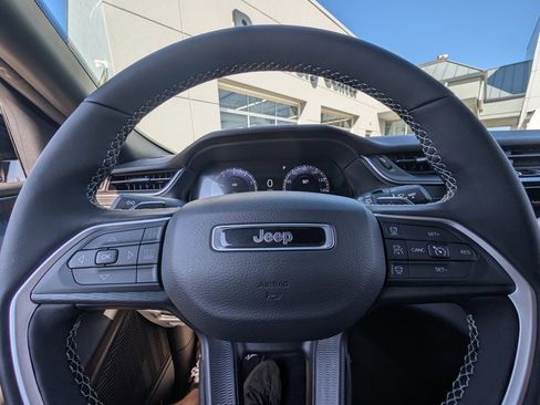 New 2025 Jeep Grand Cherokee L Altitude image 21