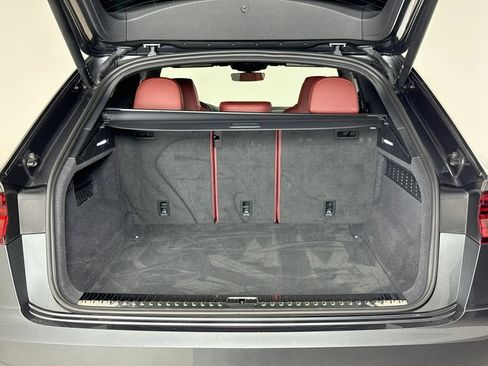 Used 2023 Audi SQ8 Prestige AWD/4WD image 27