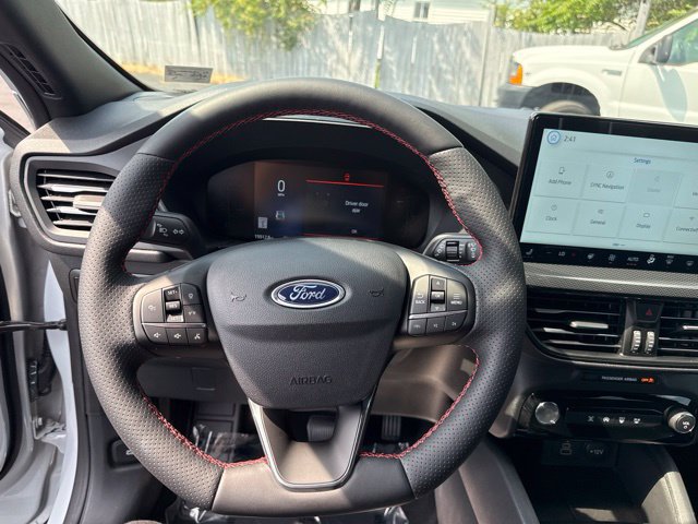 Certified 2025 Ford Escape ST-Line w/ Tech Pack #1 FWD image 15