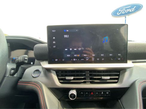 Used 2025 Ford Explorer ST-Line w/ ST-Line Street Pack AWD/4WD image 34