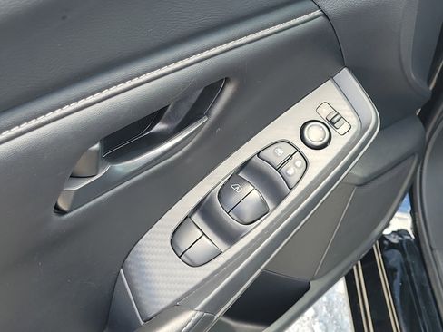 Used 2025 Nissan Sentra S FWD image 19