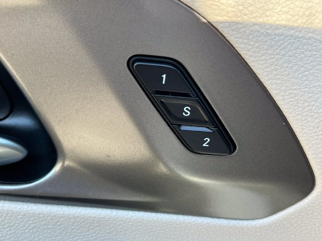 Used 2024 Chrysler Pacifica Touring-L FWD image 17