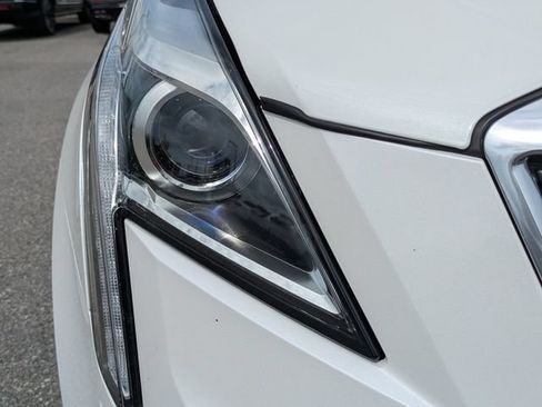 Used 2018 Cadillac XT5 Luxury w/ Driver Awareness Package FWD image 10