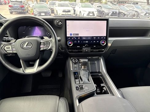 Used 2024 Lexus GX 550 w/ Accessory Package (2T) AWD/4WD image 19