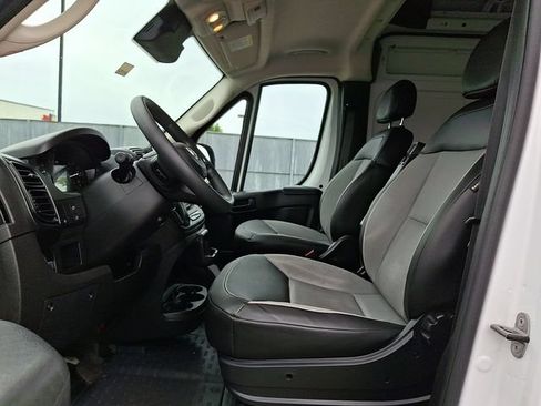 Used 2025 RAM ProMaster 2500 w/ Convenience Group FWD image 13