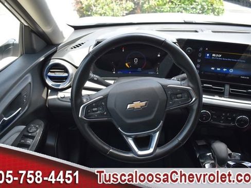 Used 2024 Chevrolet Trax LT w/ Driver Confidence Package FWD image 23