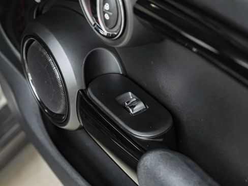 Used 2019 MINI Cooper S w/ Premium Package image 37