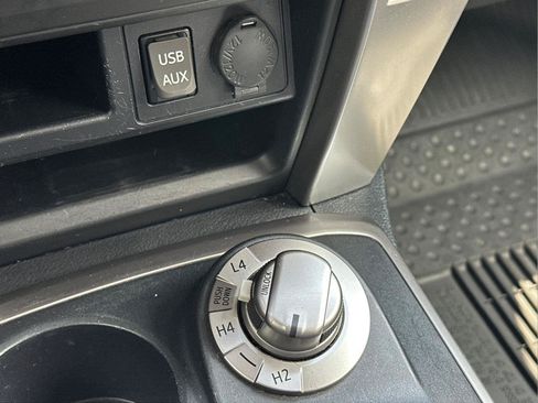 Used 2019 Toyota 4Runner SR5 AWD/4WD image 28