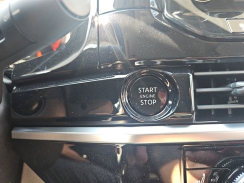 New 2025 Nissan Pathfinder Platinum image 44