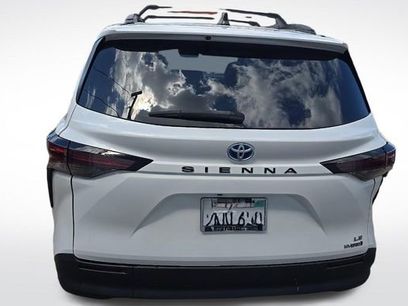 Used 2024 Toyota Sienna LE w/ LE Plus Package