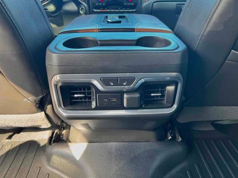 Used 2019 Chevrolet Silverado 1500 High Country image 19