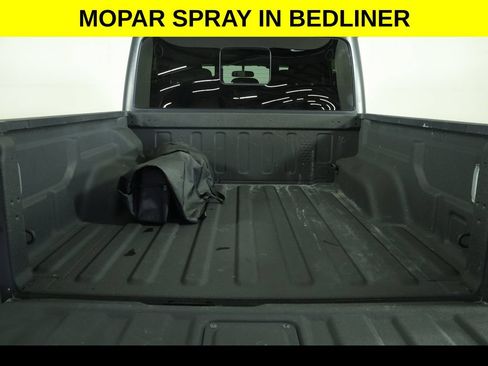 Used 2022 Jeep Gladiator Sport AWD/4WD image 6