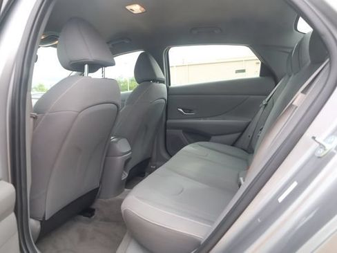 Used 2025 Hyundai Elantra Sport FWD image 20