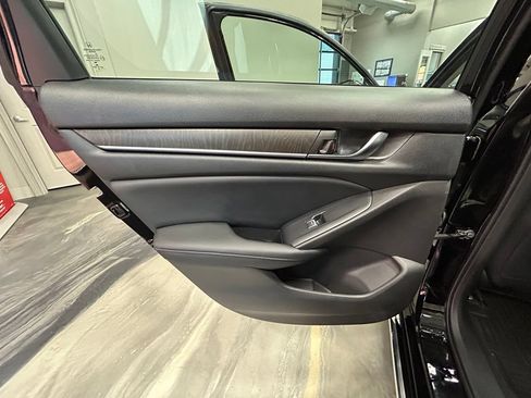 Used 2018 Honda Accord EX-L image 47