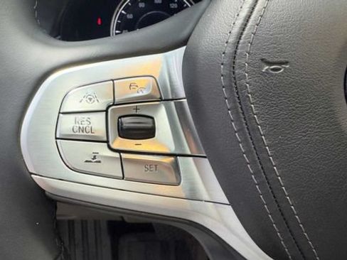 Used 2019 BMW 750i w/ Autobahn Package RWD image 30