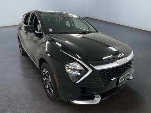 Used 2023 Kia Sportage LX image 1