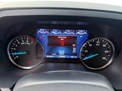 Used 2024 Ford Expedition XLT image 11