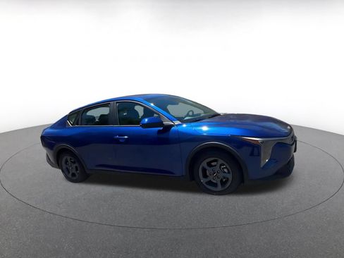 Used 2025 Kia K4 FWD image 2