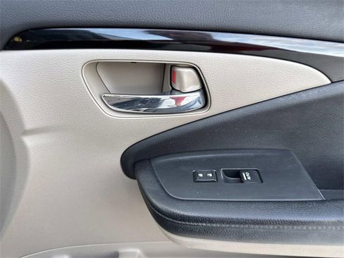 Used 2016 Honda Pilot Touring image 14