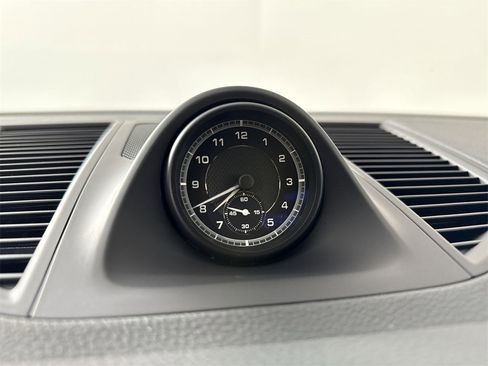 Certified 2023 Porsche Macan image 29