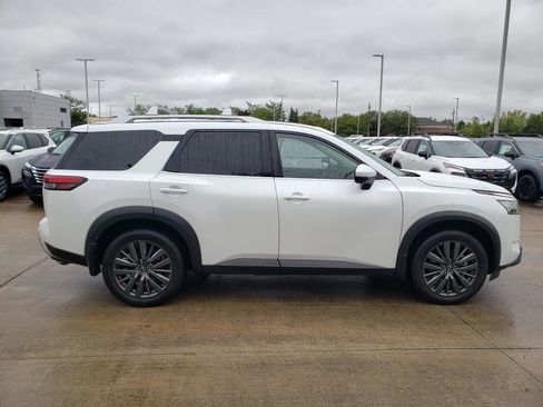 Certified 2025 Nissan Pathfinder SL w/ SL Premium Package image 11