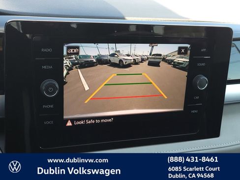 New 2025 Volkswagen Taos SE image 18