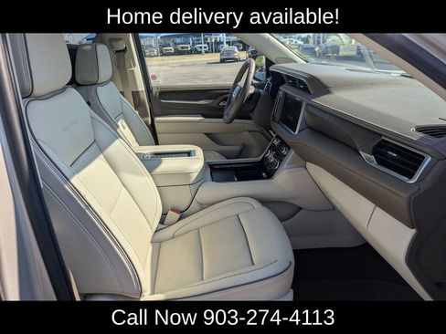Used 2023 GMC Yukon XL Denali AWD/4WD image 41