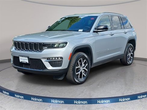 Used 2024 Jeep Grand Cherokee Limited image 1