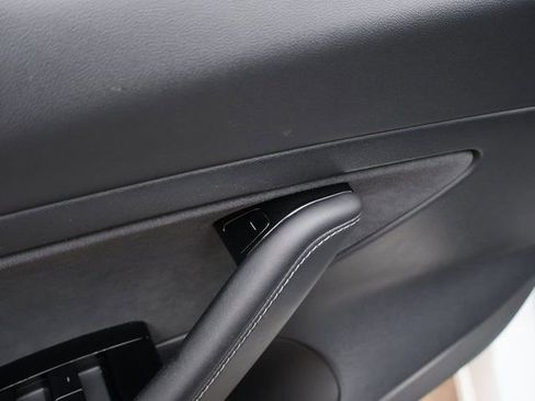 Used 2020 Tesla Model 3 Standard Range Plus RWD image 18