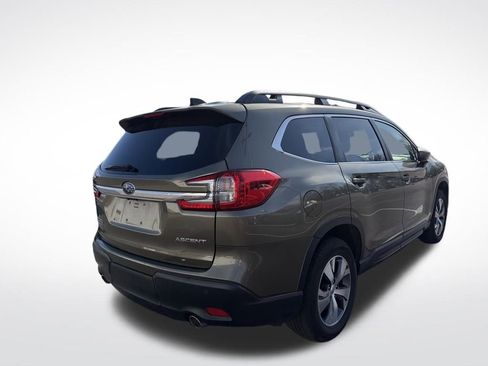 Used 2024 Subaru Ascent Premium w/ Convenience Package image 6