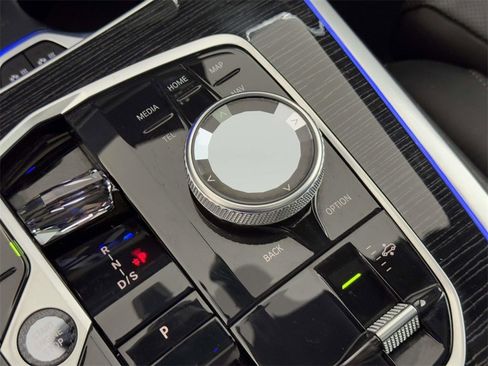 Used 2023 BMW X7 M60i w/ Executive Package image 29