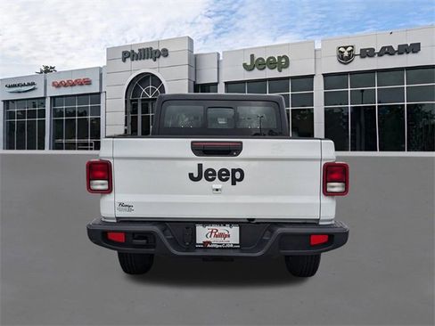 New 2025 Jeep Gladiator Sport image 5