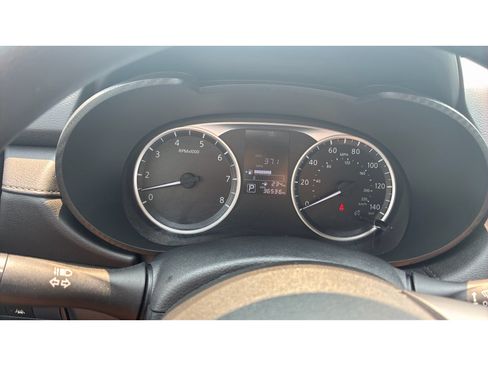 Used 2025 Nissan Versa S FWD image 17