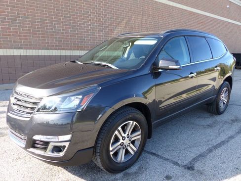 Used 2016 Chevrolet Traverse LT FWD image 1