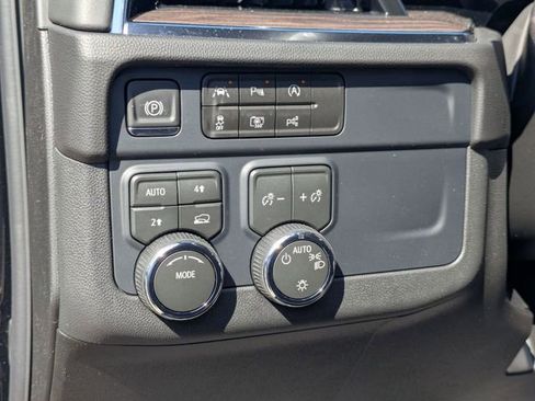 New 2026 Chevrolet Suburban LS w/ LS Custom Edition AWD/4WD image 12
