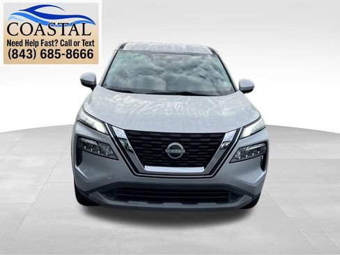 Used 2022 Nissan Rogue SV FWD image 2