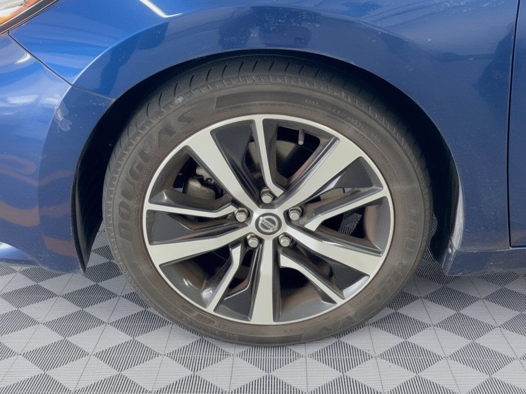 Used 2022 Nissan Maxima SV w/ Floor Mat Group FWD image 13