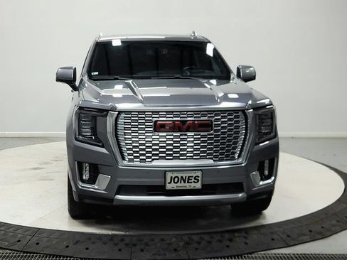 Used 2021 GMC Yukon Denali w/ LPO, Illumination Package RWD image 3