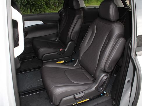 New 2027 Kia Carnival SX w/ Dark Edition Package FWD image 18
