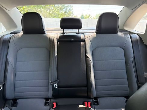 Used 2025 Volkswagen Jetta SE w/ Sunroof Package FWD image 42