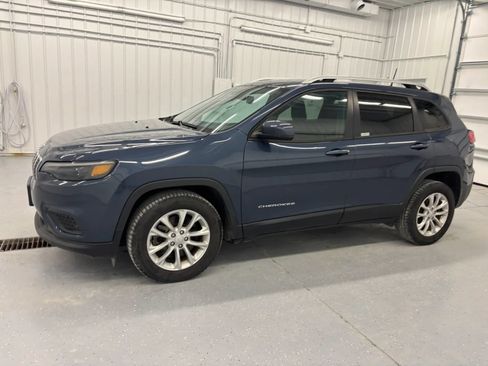 Used 2021 Jeep Cherokee Latitude FWD image 11