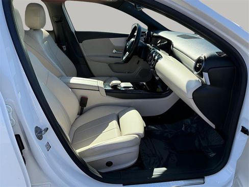Used 2019 Mercedes-Benz A 220 image 32