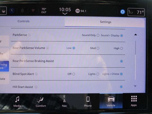 Certified 2024 Chrysler Pacifica Limited image 45