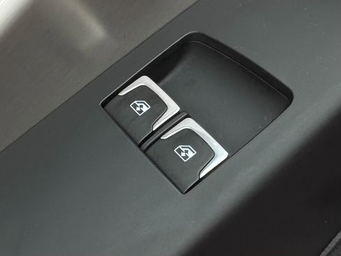 Used 2016 Chevrolet Corvette Z06 w/ 3LZ Preferred Equipment Group image 90