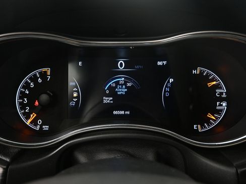 Used 2021 Jeep Grand Cherokee Limited AWD/4WD image 14