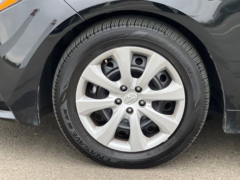 Certified 2025 Toyota Corolla LE image 25