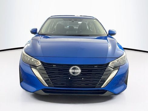 Used 2024 Nissan Sentra SV FWD image 2