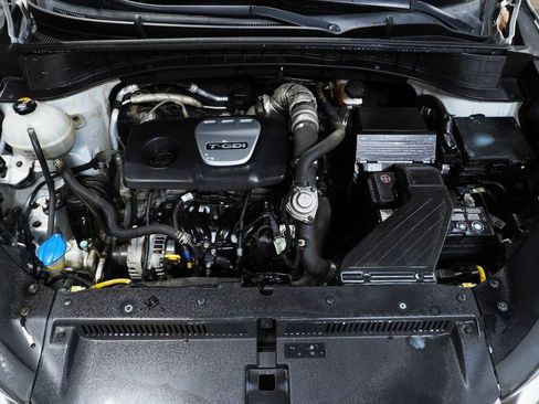 Used 2016 Hyundai Tucson Sport image 10