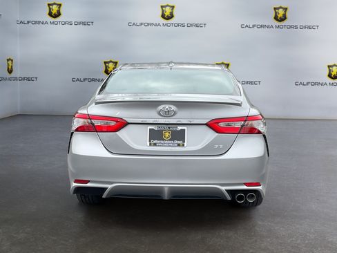 Used 2019 Toyota Camry SE w/ Carpet Mat Package FWD image 6