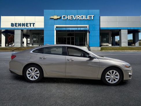 Used 2024 Chevrolet Malibu LT FWD image 7